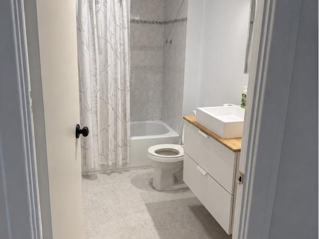 Appartement à Louer 2015 rue Jacques hertel, Le Sud Ouest Montréal 9 photos | Logis Québec