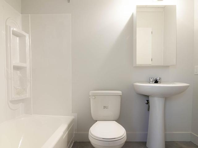 Appartement à Louer 221 Rue King Est, Fleurimont Sherbrooke 11 photos | Logis Québec
