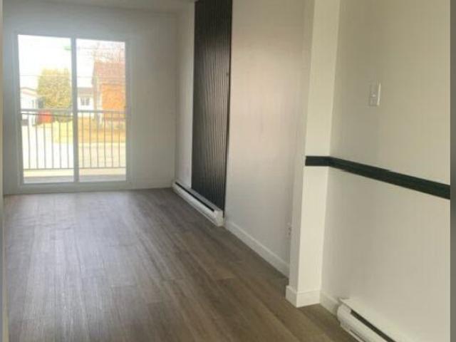 Appartement à Louer 2221 Av. de l'Union Saint Césaire J0L 1T0, Saint Césaire 10 photos | Logis Québec