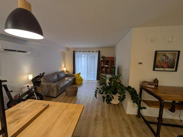 Appartement à Louer 22 avenue des Catherine, Sainte Catherine de la Jacques Cartier 10 photos | Logis Québec