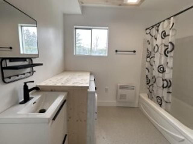 Appartement à Louer 235 RUE ALEXANDRE, Mont Bellevue Sherbrooke 13 photos | Logis Québec