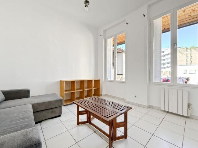 Appartement à louer 2 pièces • Marseille 6