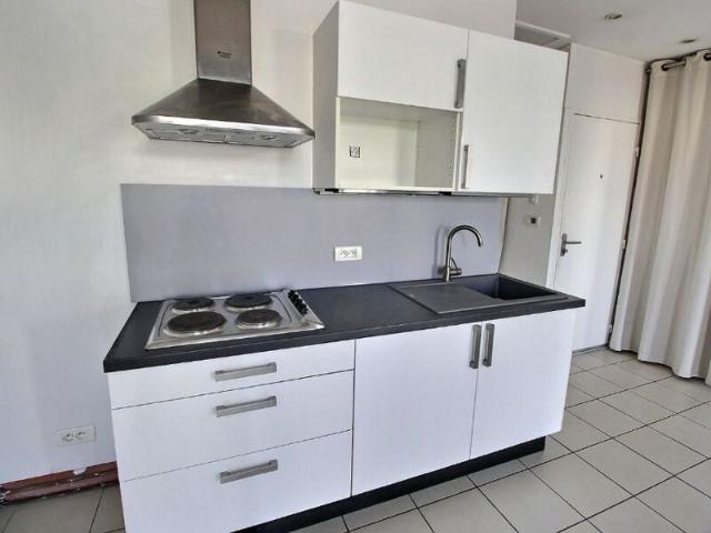 Appartement à louer 2 pièces • Marseille 10