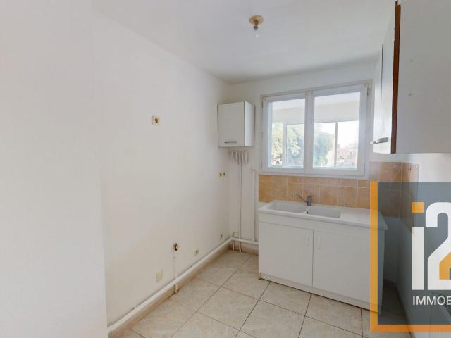 Appartement à louer, 2 pièces Nîmes 30000