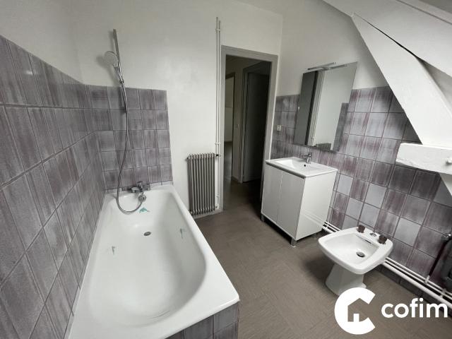 Appartement à louer, 2 pièces Oloron Sainte Marie 64400