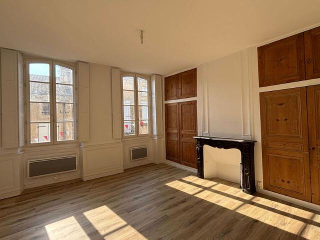 Appartement à louer 2 pièces • Aire sur l'Adour