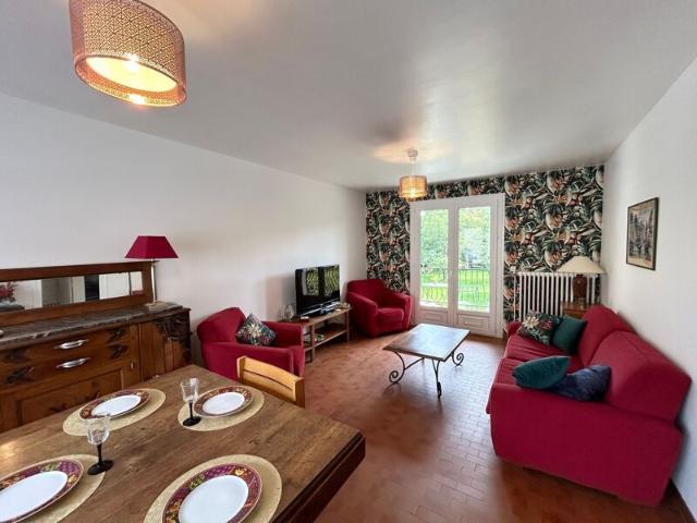 Appartement à louer 2 pièces • Aire sur l'Adour
