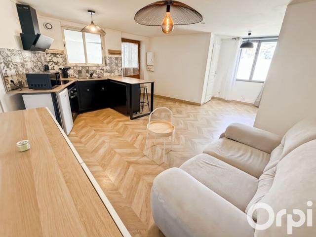 Appartement à louer 2 pièces • Bollène