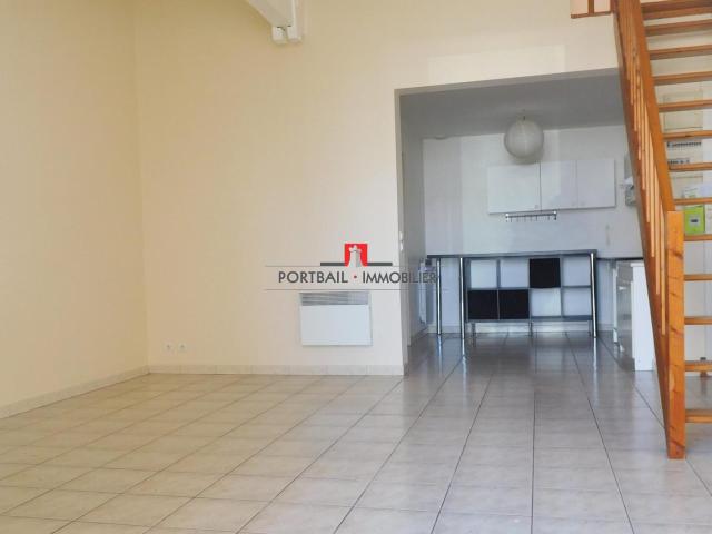 Appartement à louer, 2 pièces Cubzac les Ponts 33240