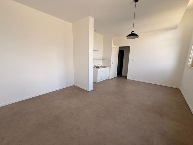 Appartement à louer 2 pièces • Cambrai