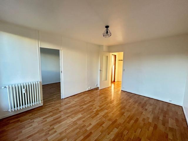 Appartement à louer 2 pièces • Châtillon