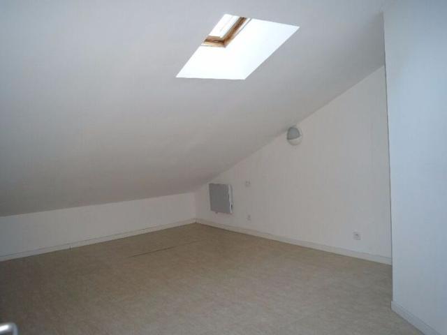 Appartement à louer 2 pièces • Cheval Blanc