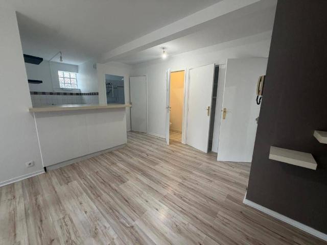 Appartement À Louer 2 pièces de 43m² à Brie Comte Robert