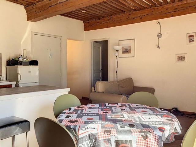 Appartement à louer 2 pièces • Lambesc