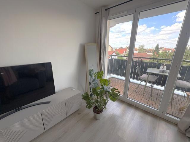 Appartement à louer 2 pièces • Le Blanc Mesnil