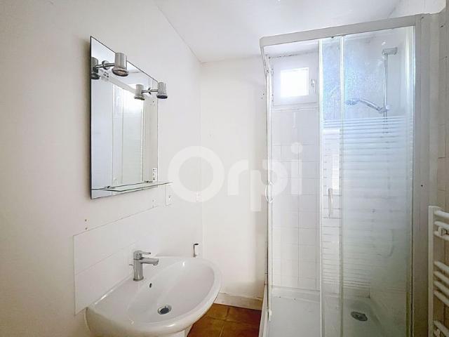 Appartement à louer 2 pièces • Le Lardin Saint Lazare