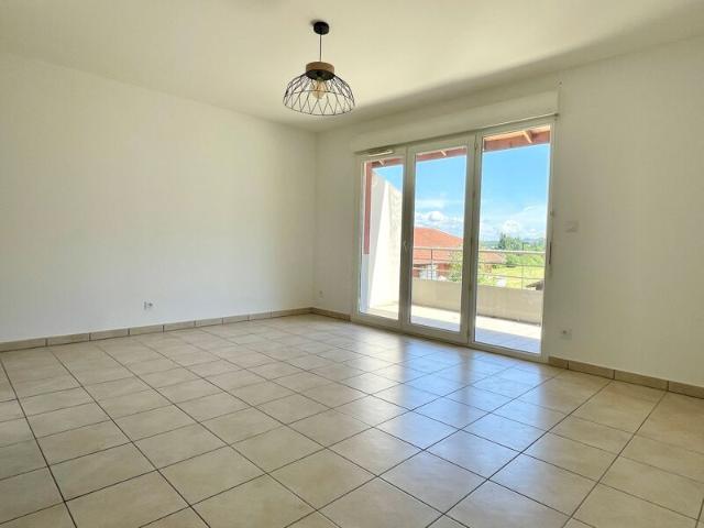 Appartement à louer 2 pièces • Saint Cergues
