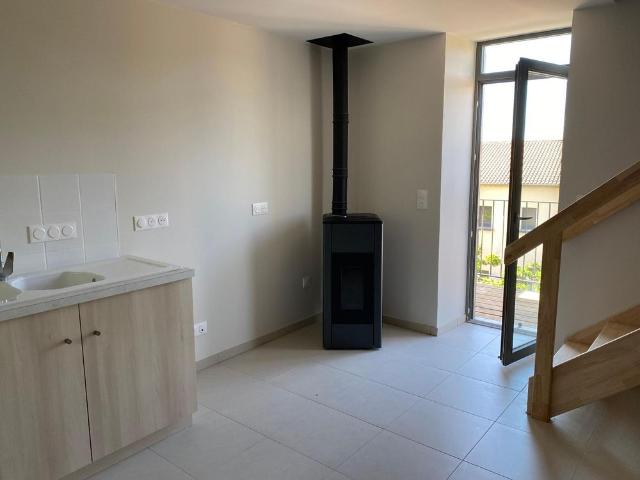 Appartement à louer, 2 pièces SAINT PIERRE SAINT PJEAN 07140