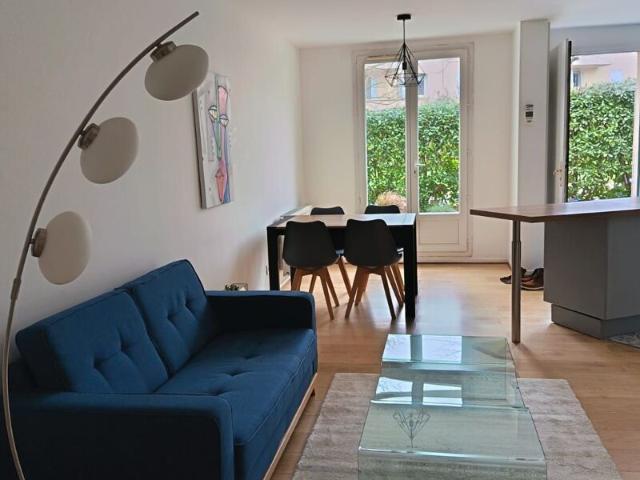 Appartement à louer 2 pièces • Vaulx en Velin