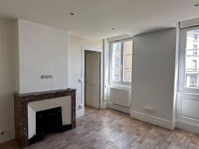 Appartement à louer 2 pièces • Vienne