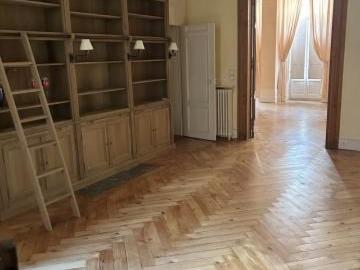 Appartement à louer 2 pièces 116 m²