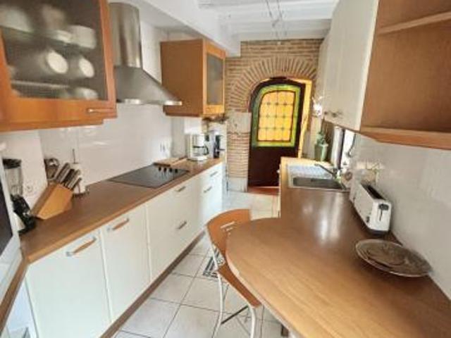Appartement à louer 2 pièces 116 m²