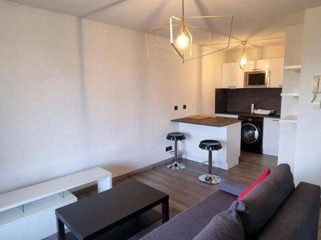 Appartement à louer 2 pièces 35.77m²