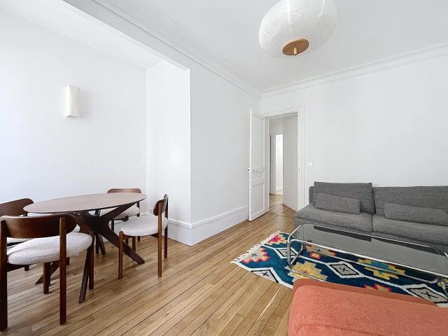 Appartement à louer 2 pièces 36,50 m² | Paris 75018 ABBESSES | 1 750 € | Junot