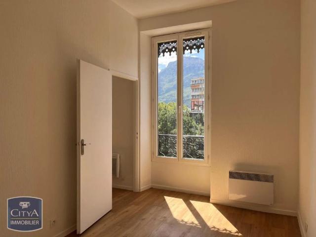 Appartement à louer 2 pièces 33.81m²