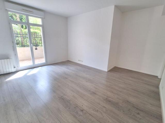 Appartement à louer 2 pièces • 46,23 m2 Noisy le Grand