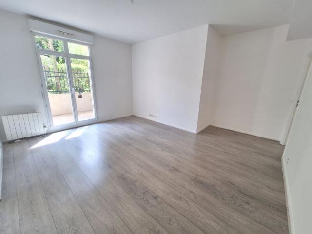 Appartement à louer 2 pièces • 46,23 m2 Noisy le Grand