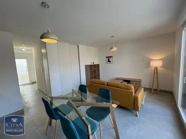 Appartement à louer 2 pièces 46.85m²
