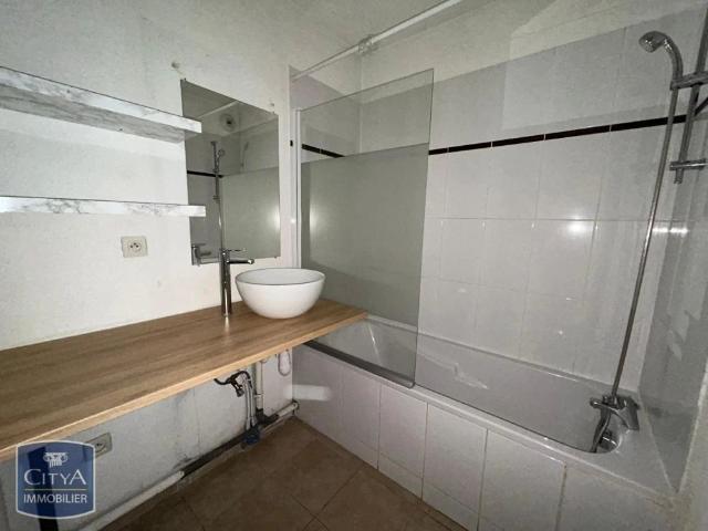 Appartement à louer 2 pièces 46.82m²