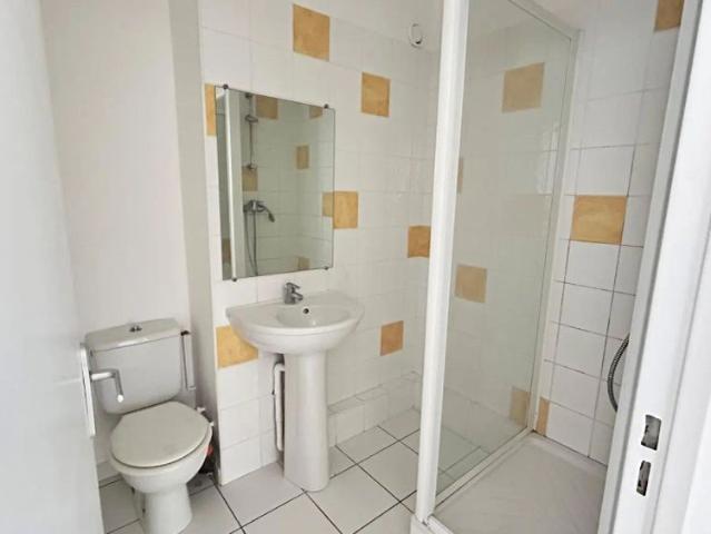 Appartement à louer 2 pièces 46.9m²