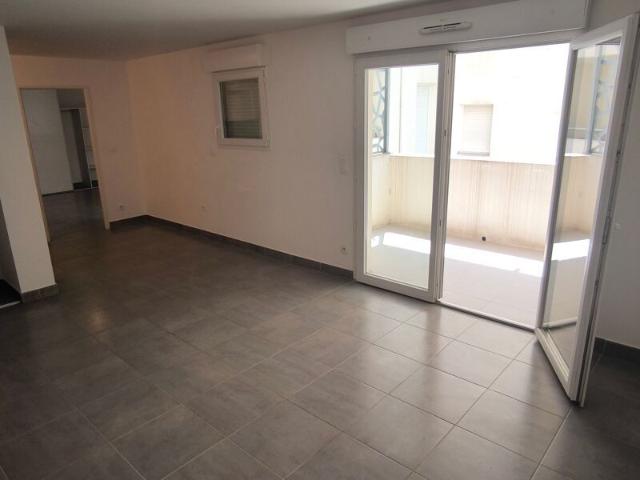 Appartement à louer 2 pièces • 47,65 m 2 Nîmes