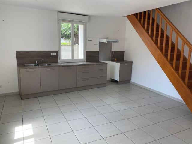Appartement à louer 2 pièces • 48,01 m2 Lesparre Médoc