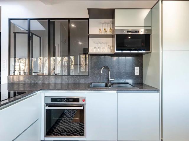 Appartement à louer 2 pièces 41,70 m² | Paris 75018 MONTMARTRE / ABBESSES | 2 135 € | Junot