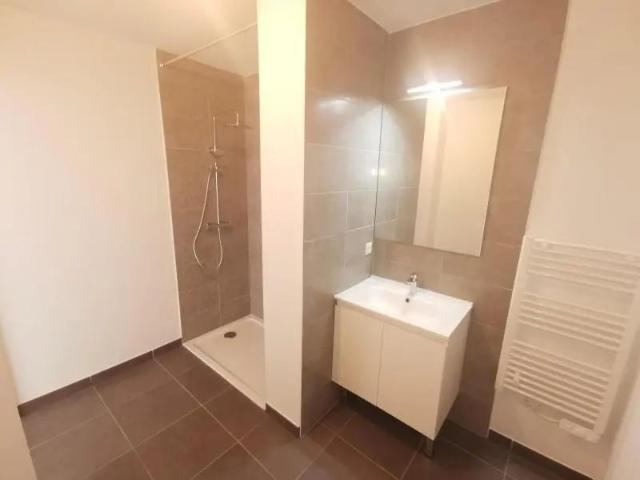Appartement à louer 2 pièces 41.89m²