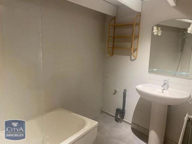 Appartement à louer 2 pièces 41.81m²