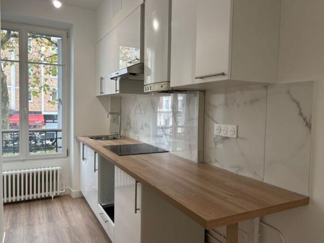 Appartement à louer 2 pièces • 42,30 m 2 Paris 19