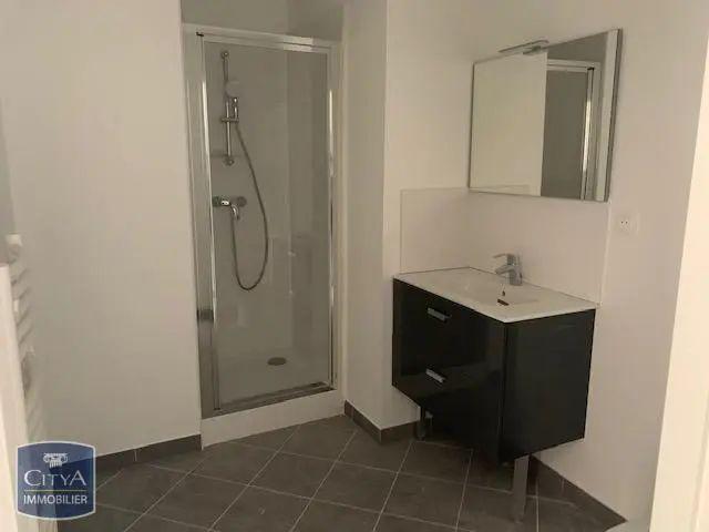 Appartement à louer 2 pièces 54.7m²