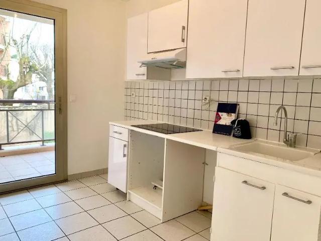 Appartement à louer 2 pièces 54.9m²