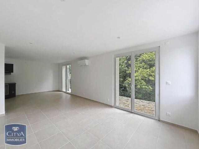 Appartement à louer 2 pièces 55.06m²