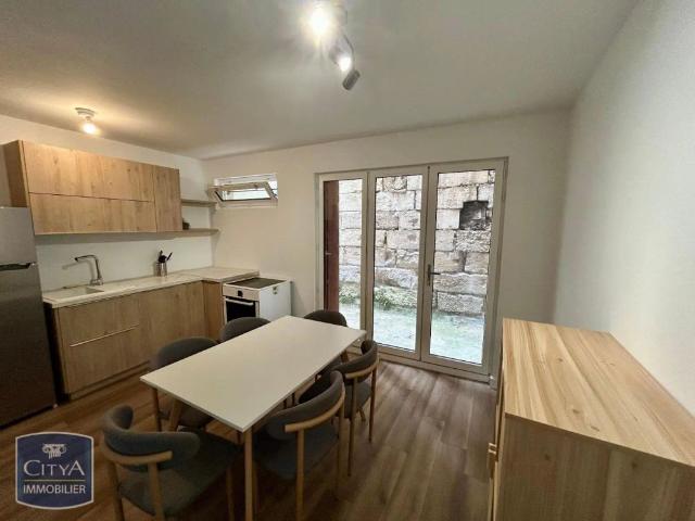 Appartement à louer 2 pièces 55.61m²