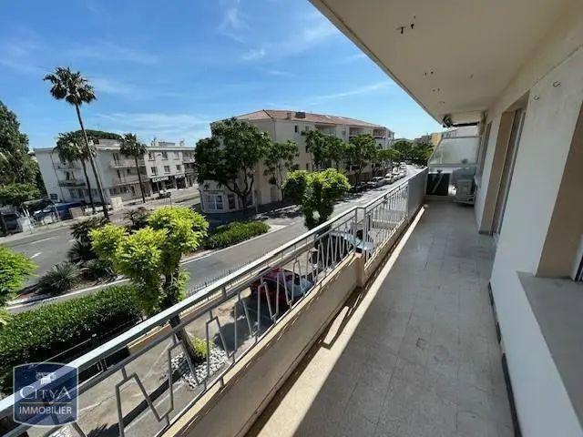 Appartement à louer 2 pièces 55.82m²
