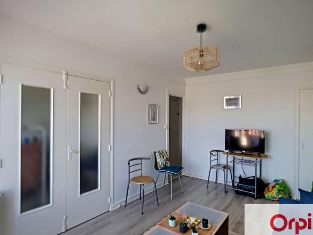 Appartement à louer 2 pièces 56 m