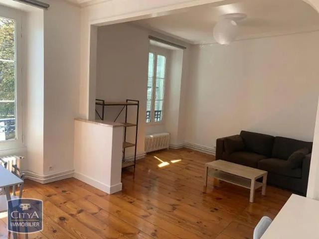 Appartement à louer 2 pièces 56.05m²