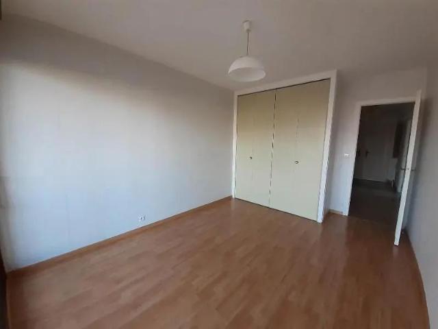 Appartement à louer 2 pièces 56.01m²
