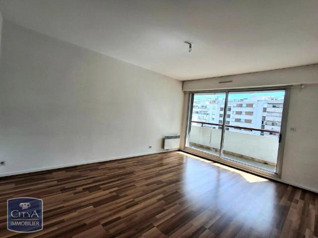 Appartement à louer 2 pièces 56.14m²