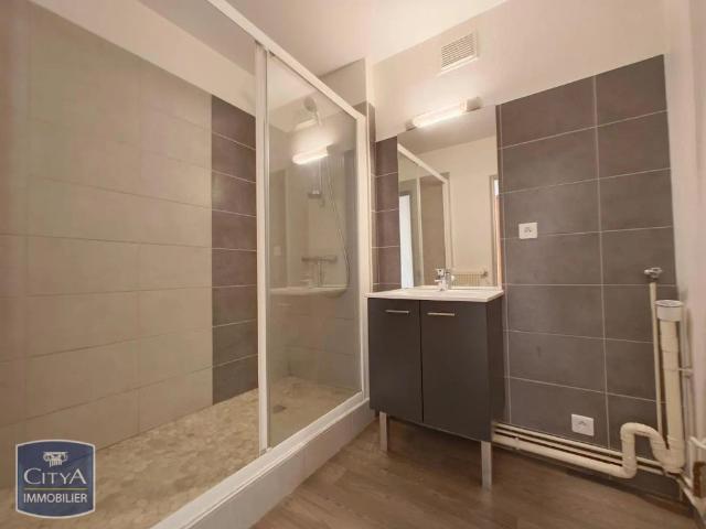 Appartement à louer 2 pièces 56.62m²